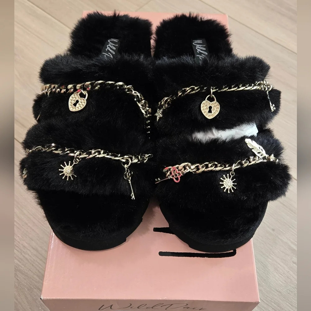 NIB Wild Pair black faux fur slipper sandals